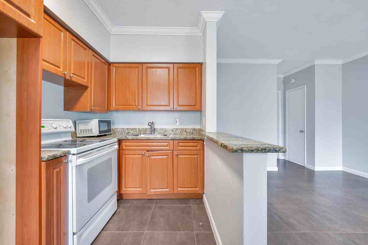 521 Ne 82nd Ter #521-9 - Photo 5 of 11