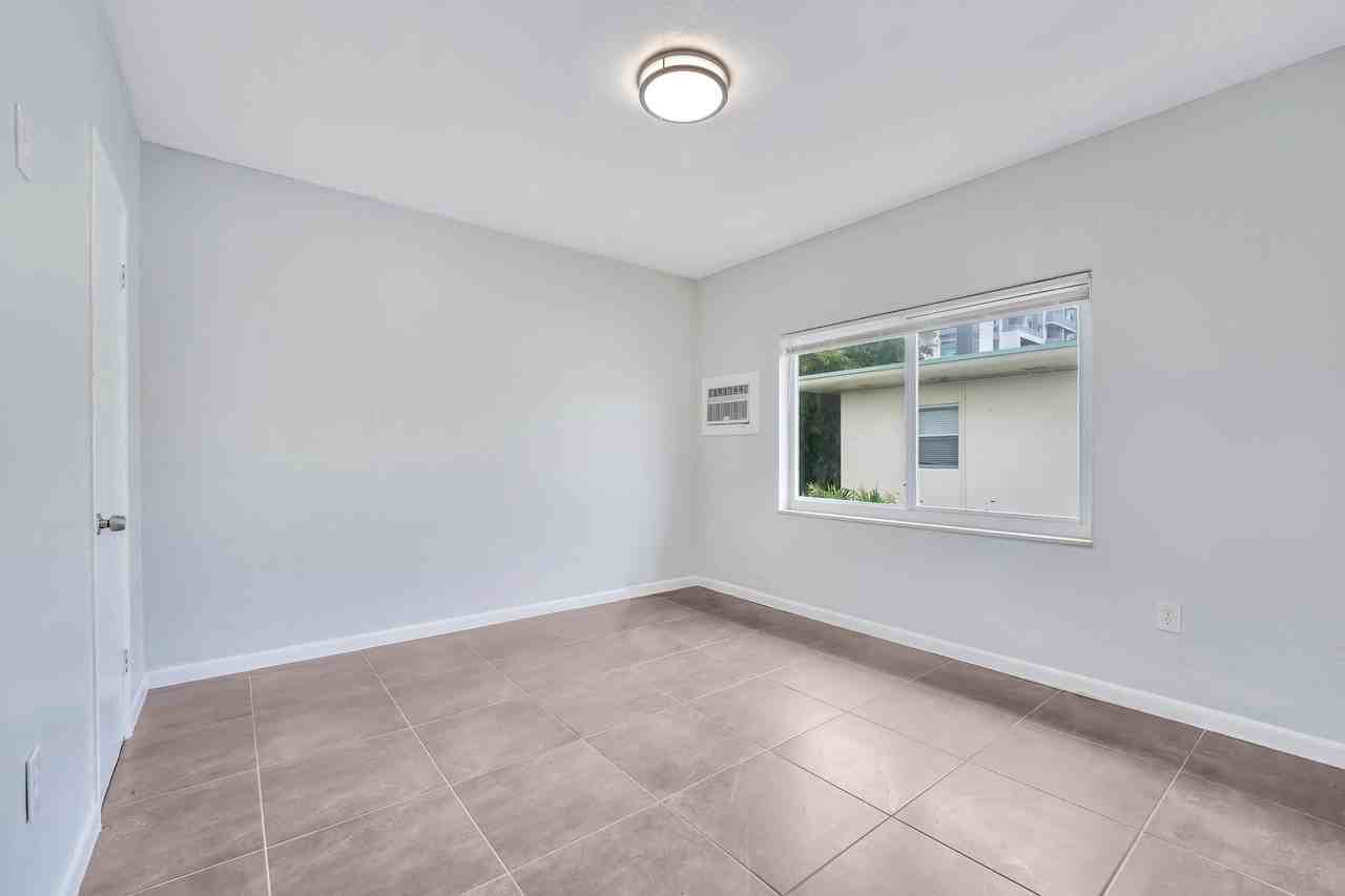 521 Ne 82nd Ter #521-9 - Photo 6 of 11