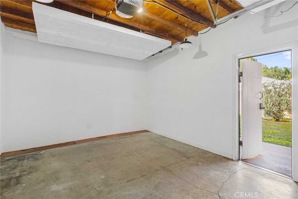 5227 Bellaire Ave #5227 - Photo 5 of 25