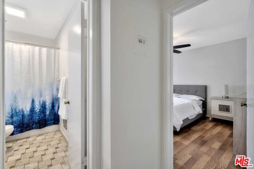 932 Wilcox Ave #932-5 - Photo 7 of 45