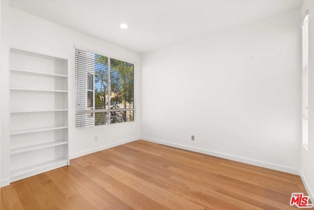 4643 E 4th St #4643 - Photo 3 of 40