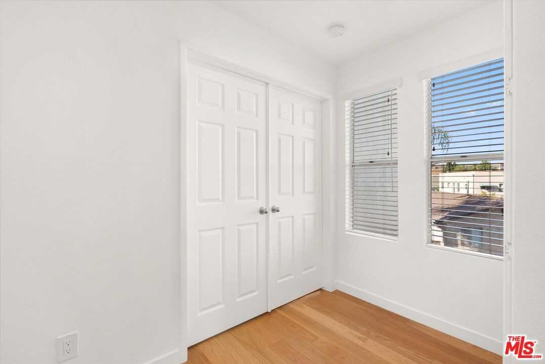 4643 E 4th St #4643 - Photo 6 of 40