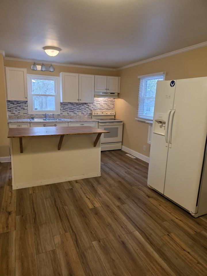 420 Peach St #1 - Photo 2 of 8