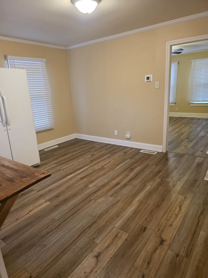 420 Peach St #1 - Photo 3 of 8