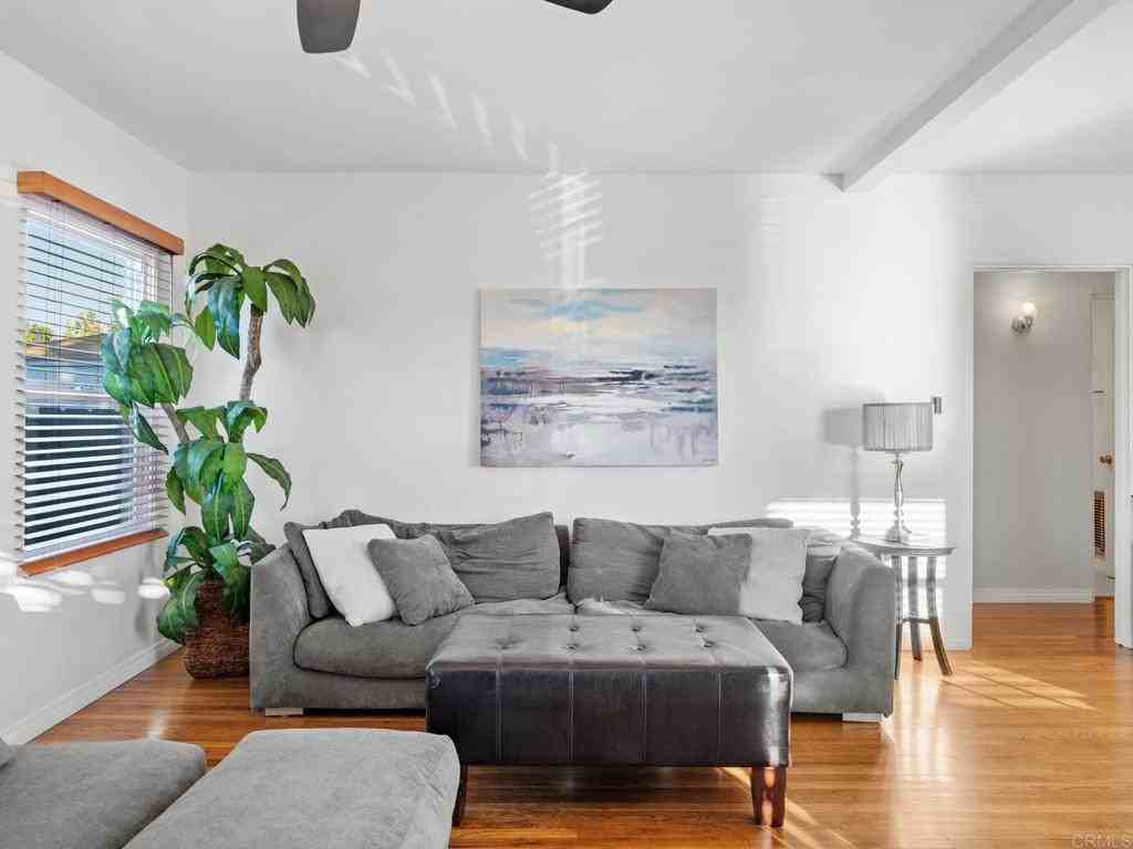 367 Hedge Way #367 - Photo 2 of 21