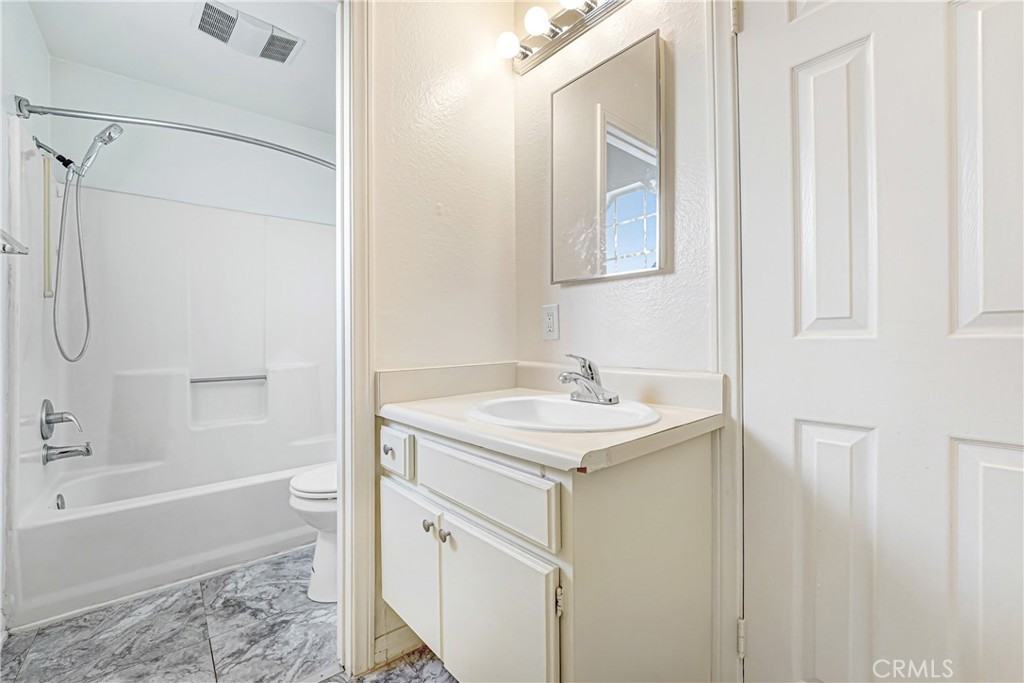 1835 S Alta Vista Ave #1835B - Photo 4 of 10