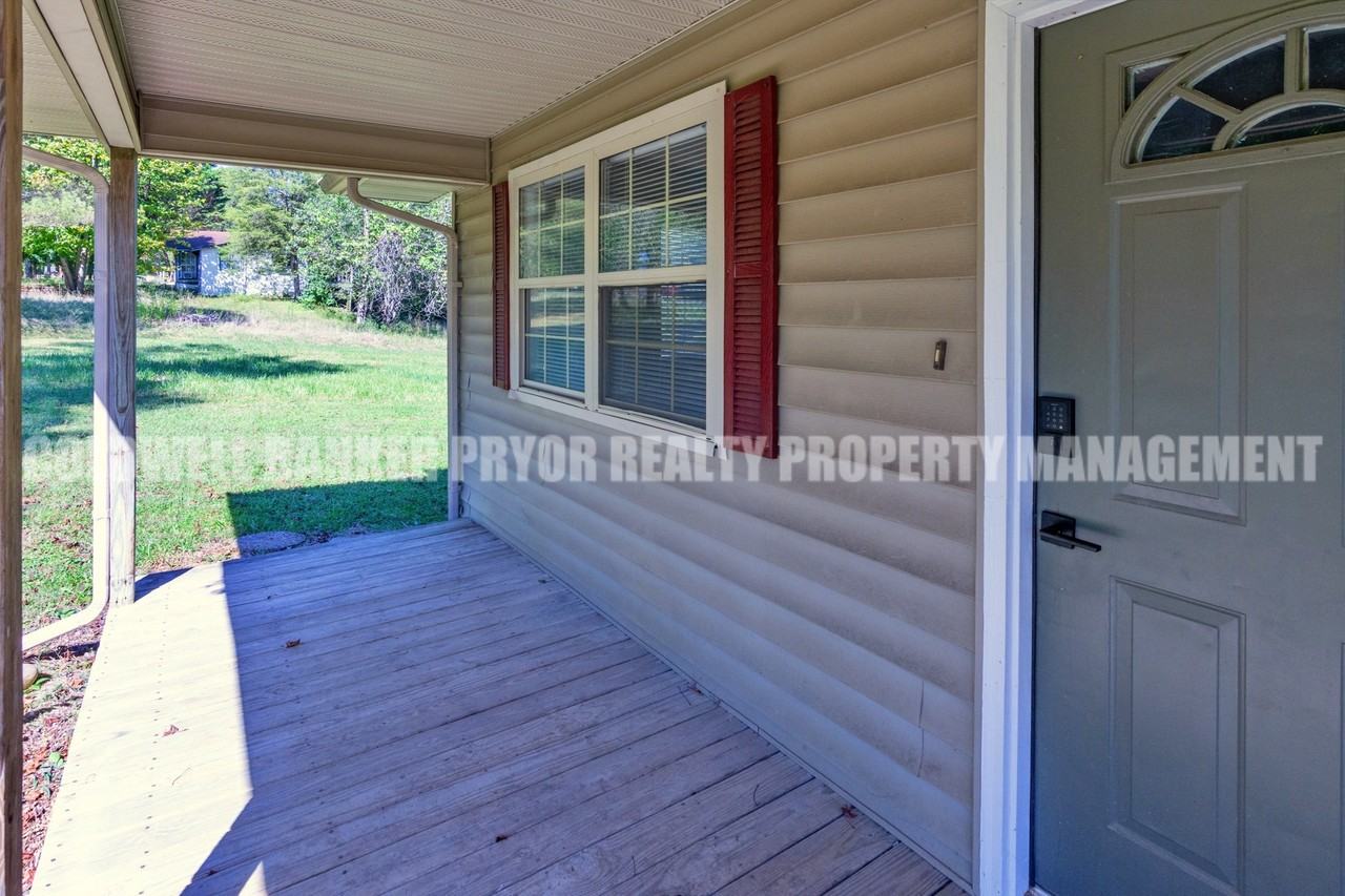 150 Scenic Dr #1 - Photo 4 of 27