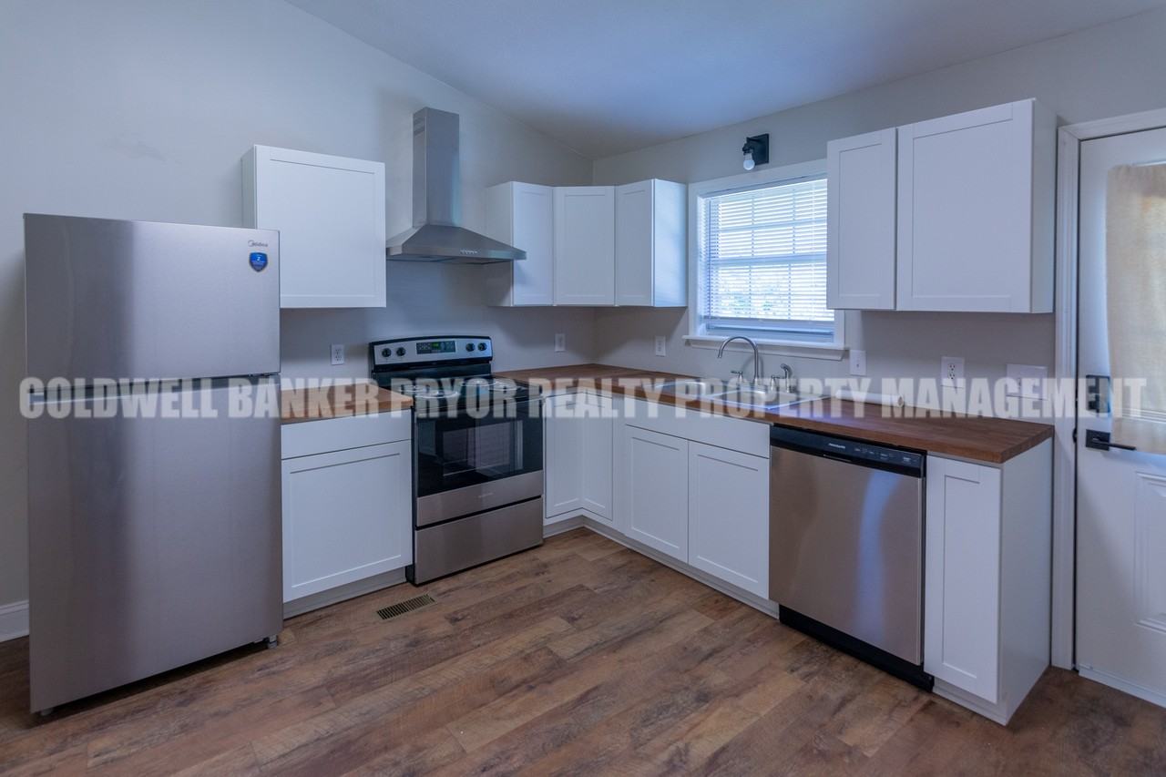 150 Scenic Dr #1 - Photo 5 of 27