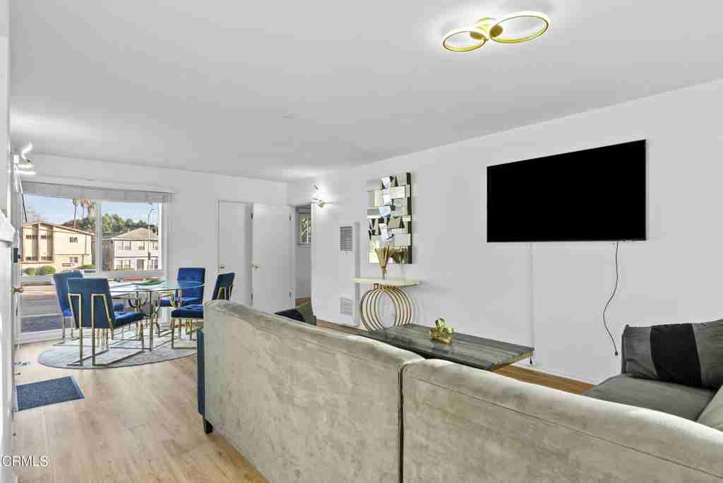 2463 Federal Ave #2463 - Photo 4 of 13