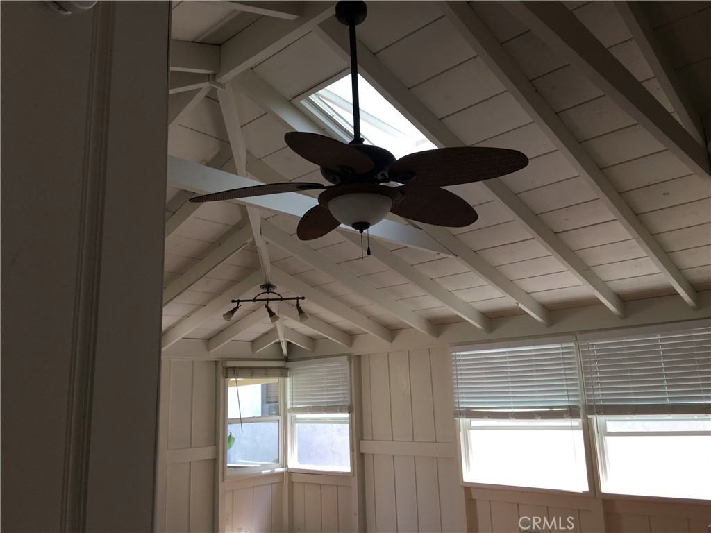 435 1/2 Heliotrope Ave #435 - Photo 2 of 23