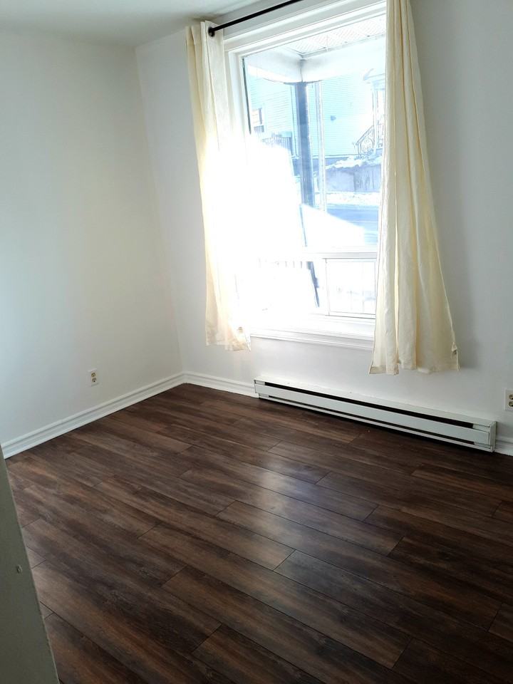 55 Rue Papineau, J8X 1T9 Gatineau, Canada Quebec - Photo 6 of 12