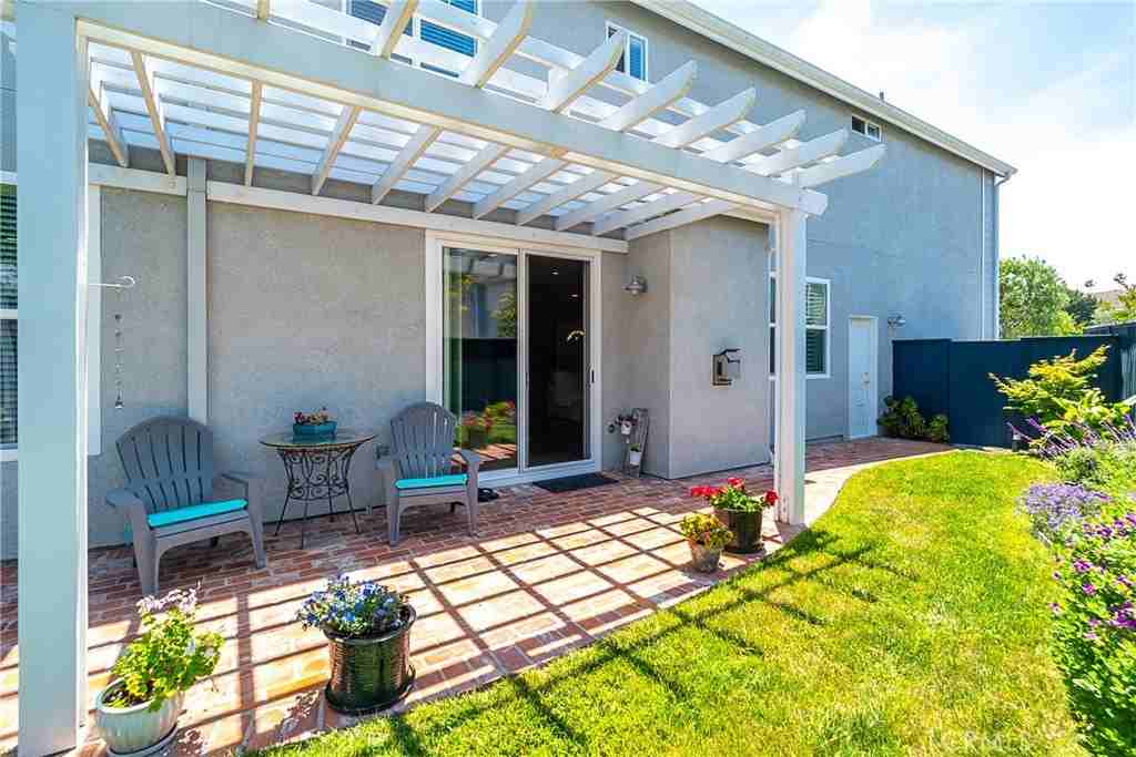 1556 Hyannis Ln #1556 - Photo 2 of 26