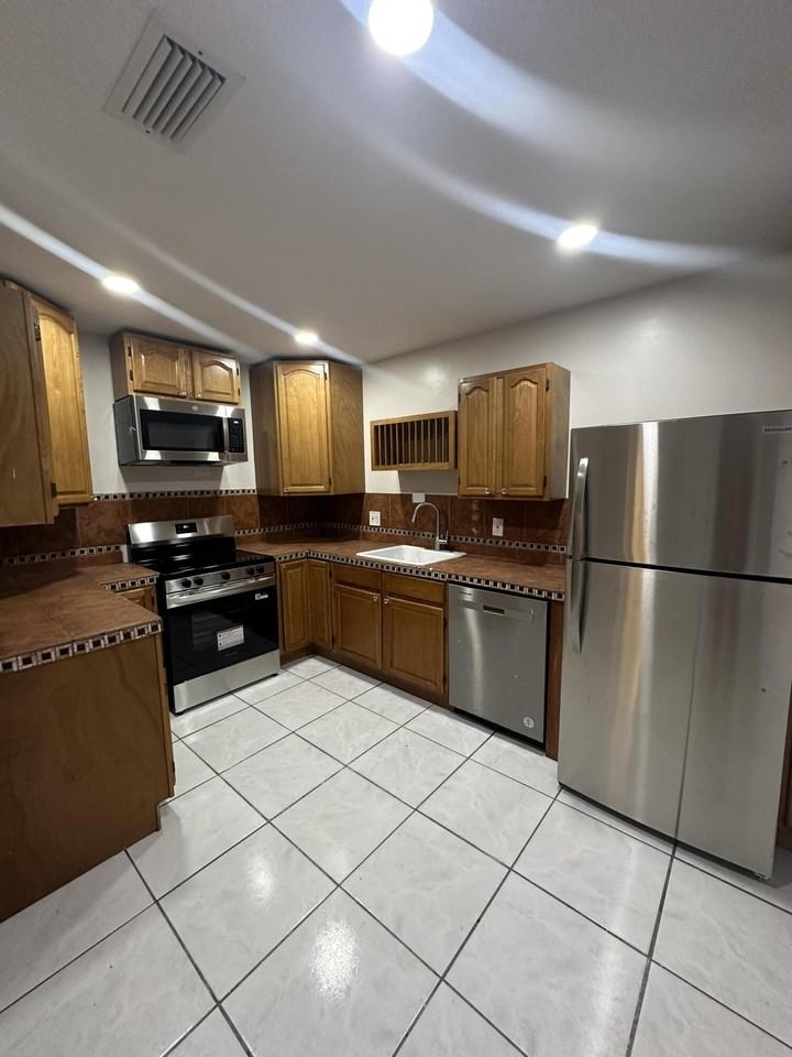 1795 N Congress Ave #1795 - Photo 2 of 15