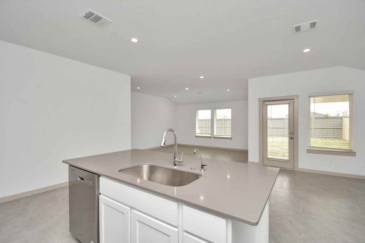 7731 Suffolk Valley Ln #7731 - Photo 7 of 38