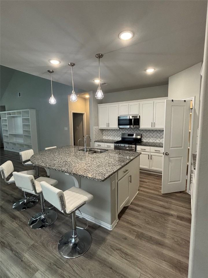 3734 Bach St #3734 - Photo 6 of 37