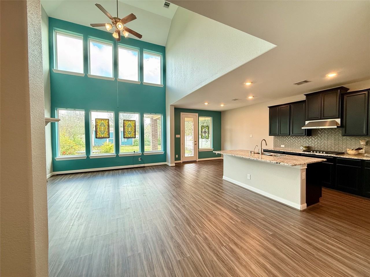 3707 Parkcrest Ct #3707 - Photo 7 of 25