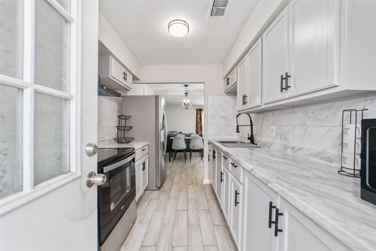 7821 Fuqua St #7821-7821 - Photo 3 of 20