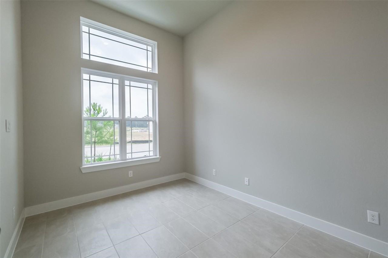 27208 Silent Rain Dr #27208 - Photo 4 of 46