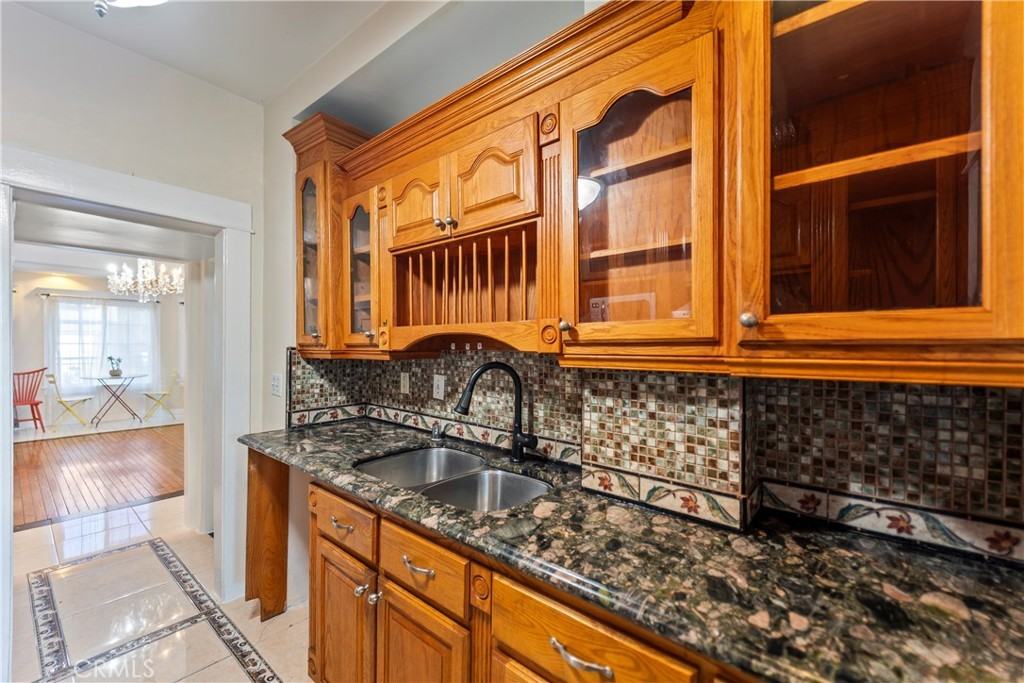 1065 Laguna Ave #1065 - Photo 2 of 12