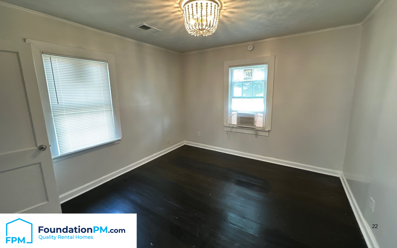 2569 Henderson St #1 - Photo 7 of 9