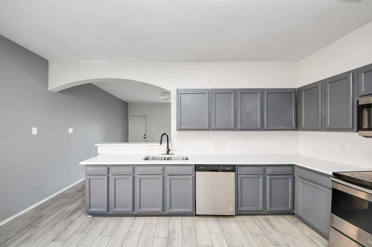 10217 Teneha Dr #10217A - Photo 2 of 20