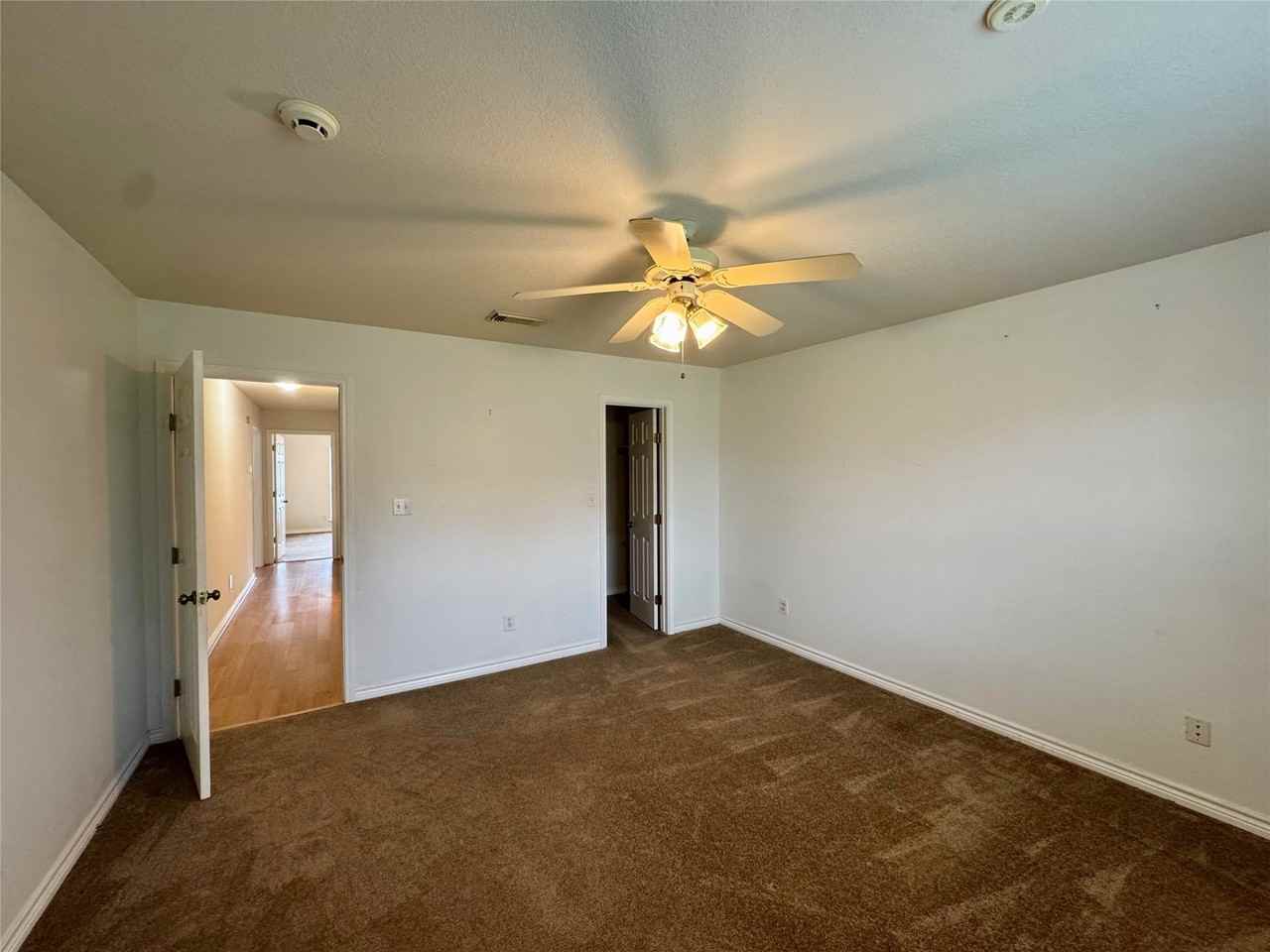 303 Waterwood Dr #303 - Photo 4 of 25