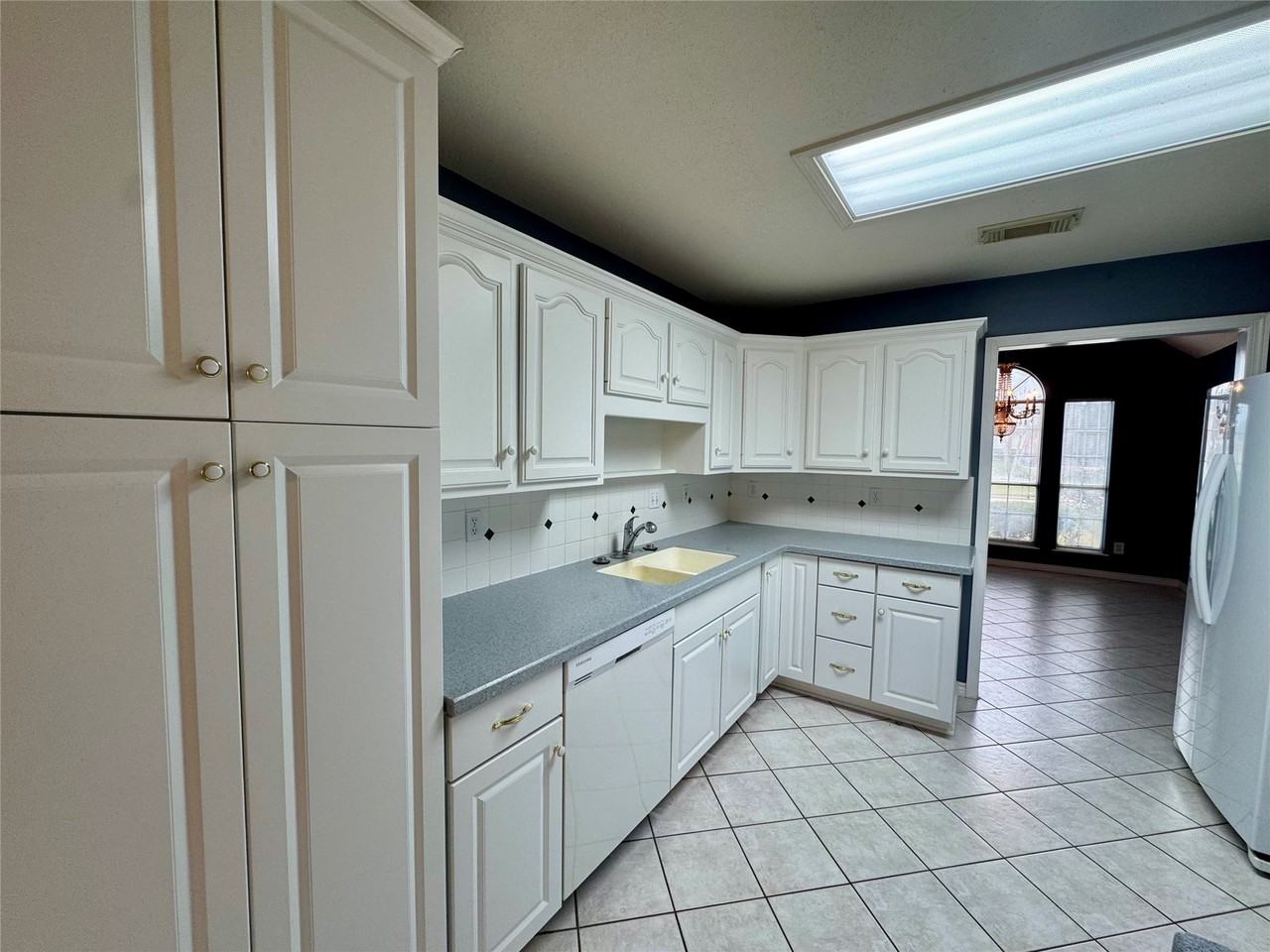 303 Waterwood Dr #303 - Photo 7 of 25