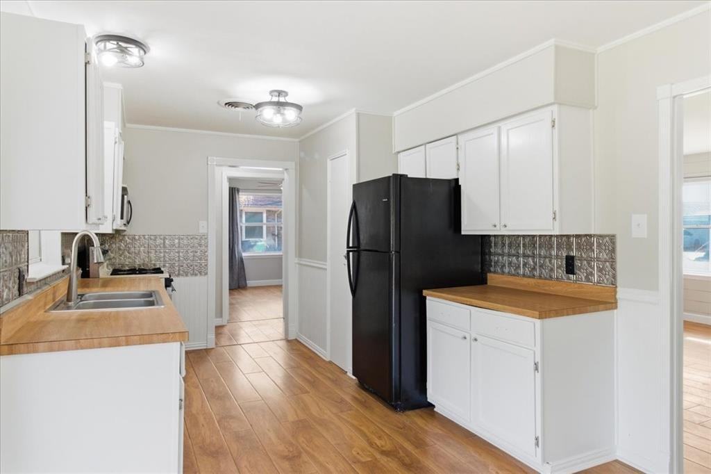 3131 Longmeade Dr #3131 - Photo 4 of 24