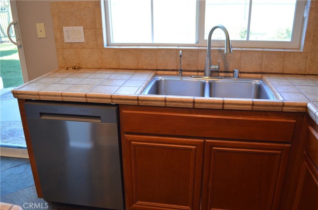 16448 Los Coyotes St #16448 - Photo 6 of 36