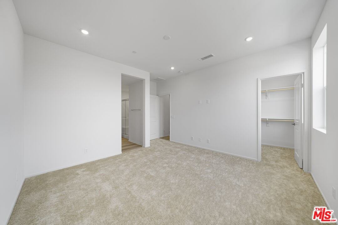 16151 Linden Ln #16151 - Photo 4 of 28