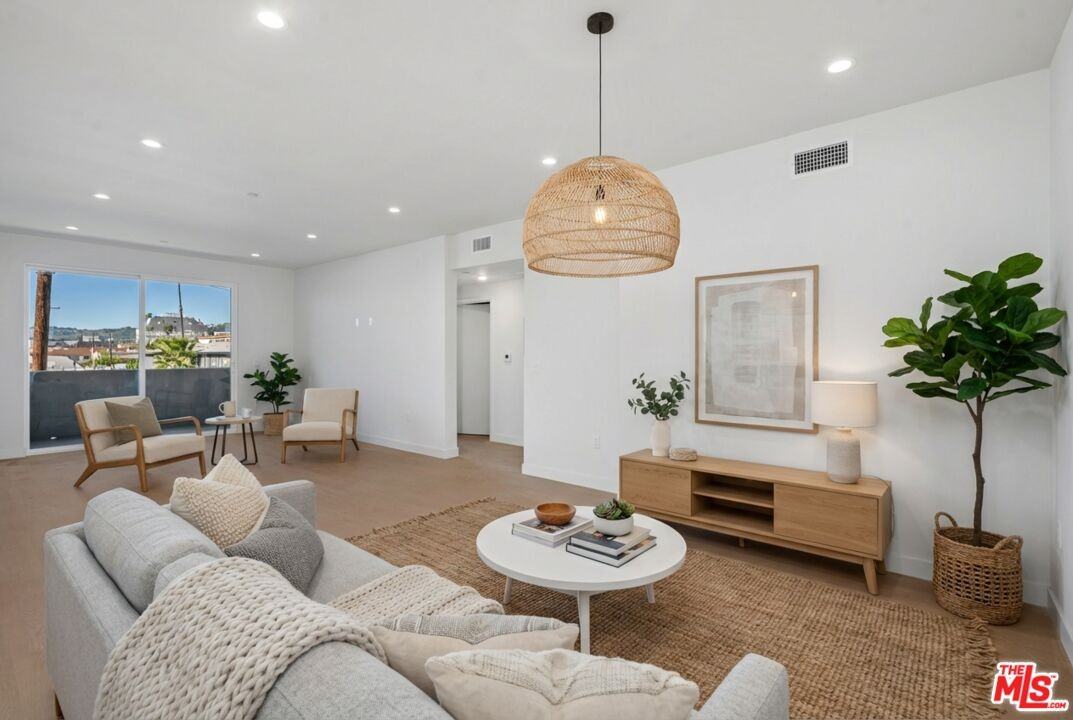 1717 Winona Blvd #1717-201 - Photo 2 of 11