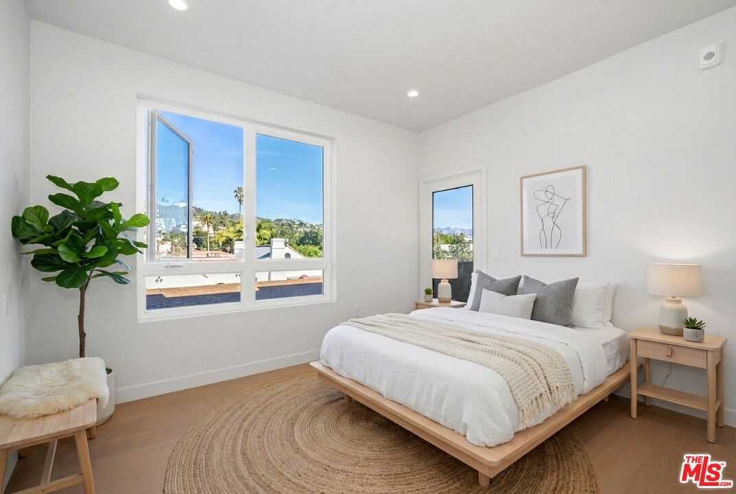 1717 Winona Blvd #1717-201 - Photo 3 of 11