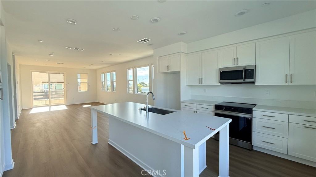 1090 W Foothill Blvd #1090 - Photo 4 of 10