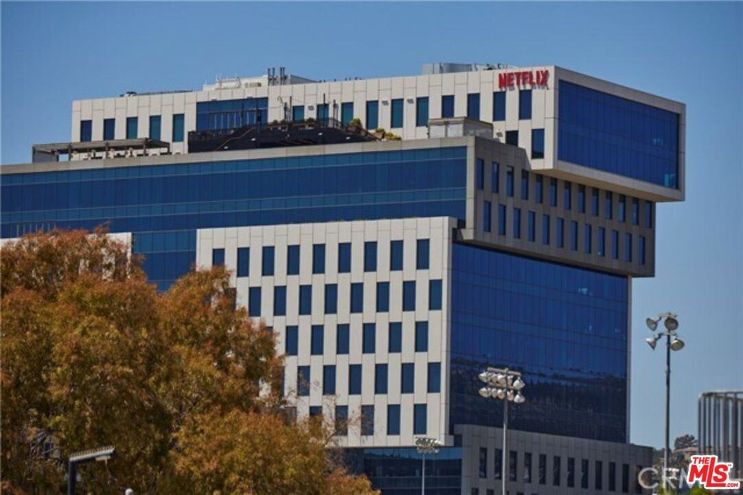 1275 N Wilton Pl #1275C - Photo 3 of 18