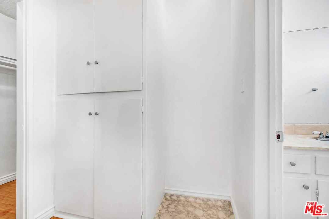 817 N Hudson Ave #817-2 - Photo 7 of 13