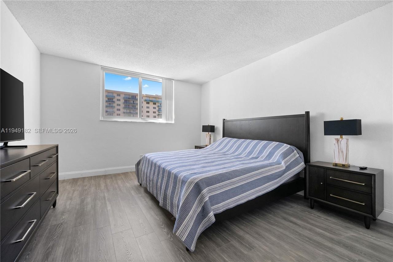 19380 Collins Ave #19380-901 - Photo 3 of 30