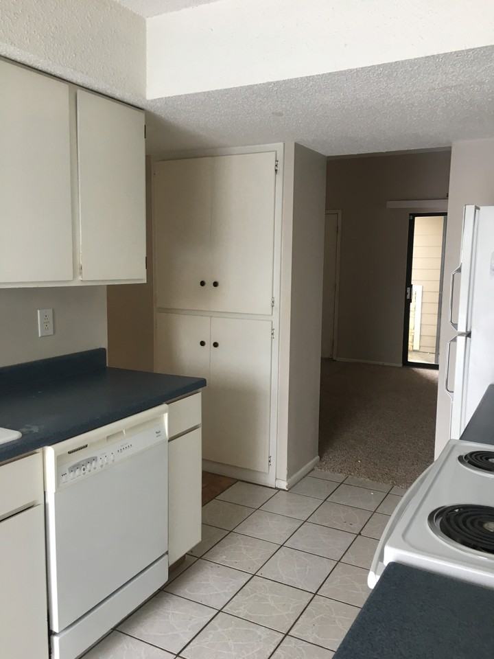 207 Wisconsin St #1 - Photo 3 of 7