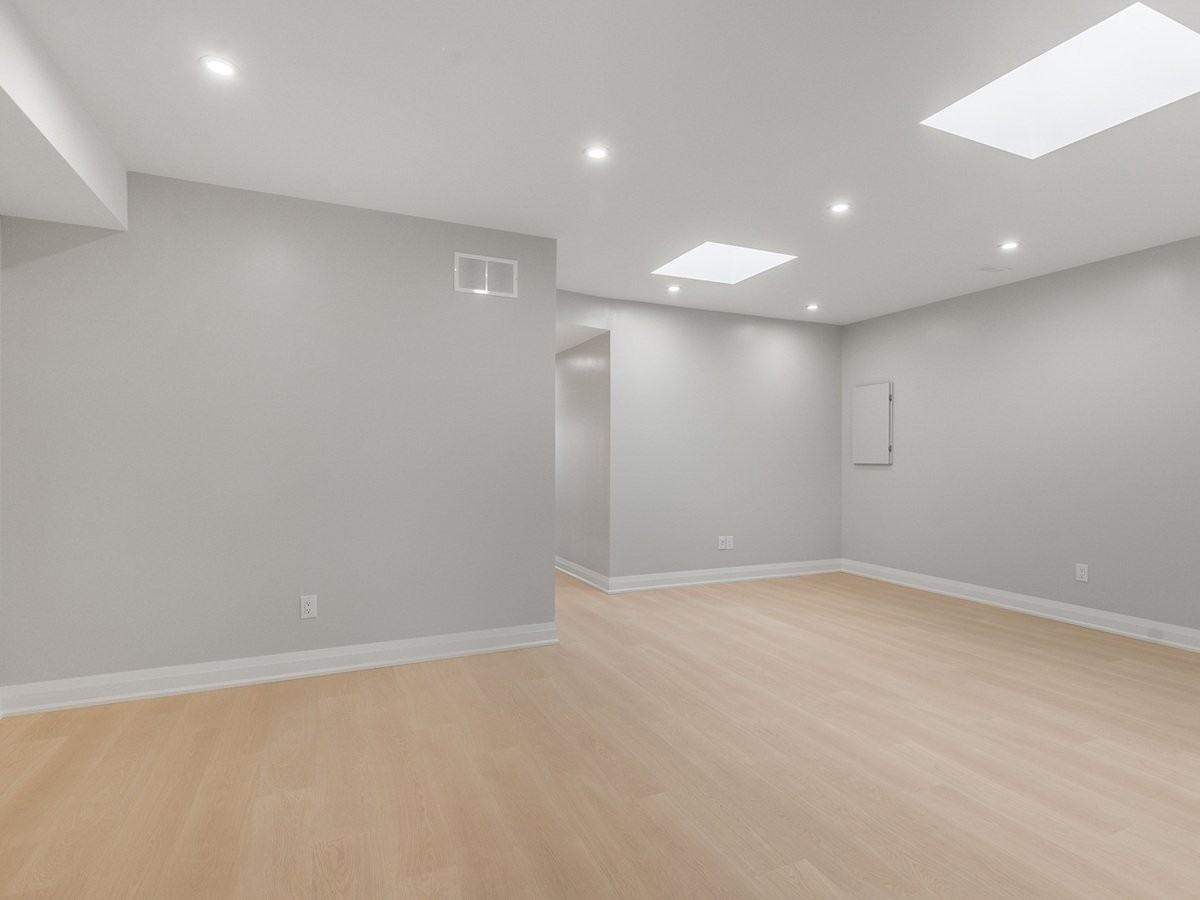 543 Roxton Rd - Photo 3 of 11