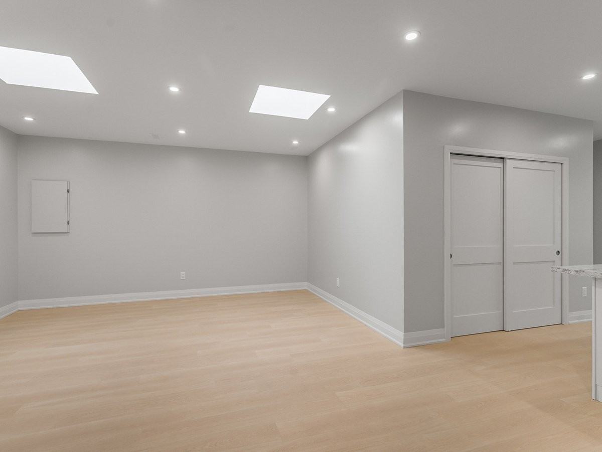 543 Roxton Rd - Photo 4 of 11