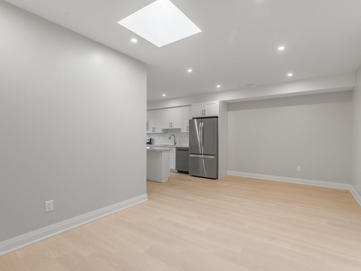 543 Roxton Rd - Photo 5 of 11