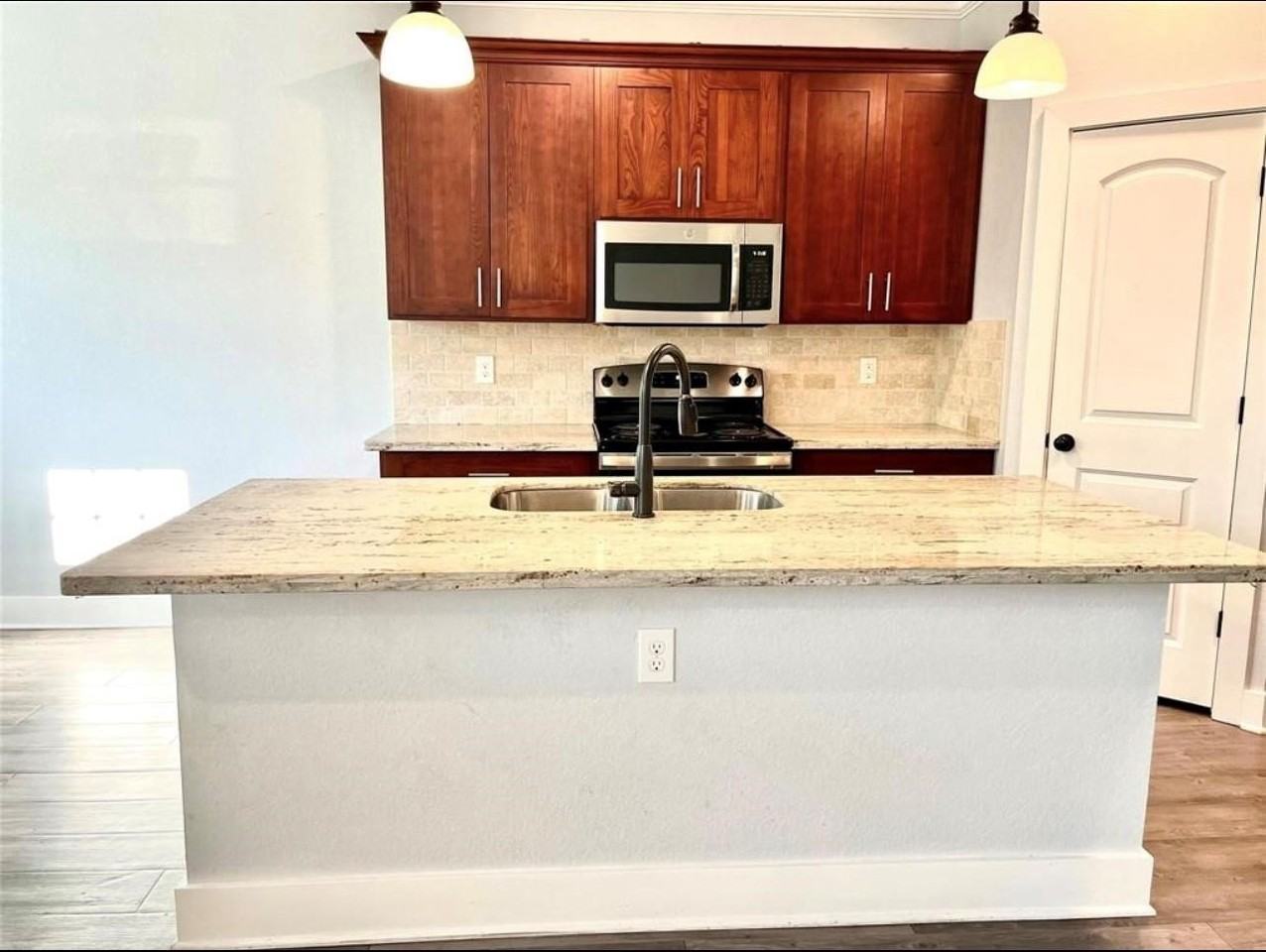 2126 Crescent Pointe Pkwy #2126 - Photo 4 of 15