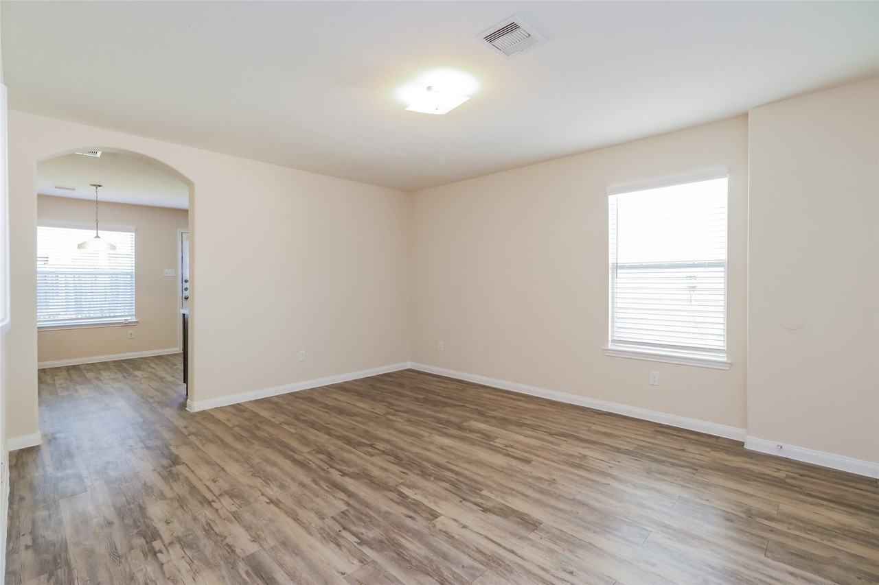 21111 Sprouse Cir #21111 - Photo 4 of 14