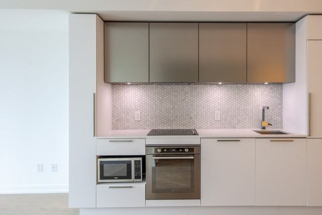 85 Axis Condos #1610 - Photo 4 of 9