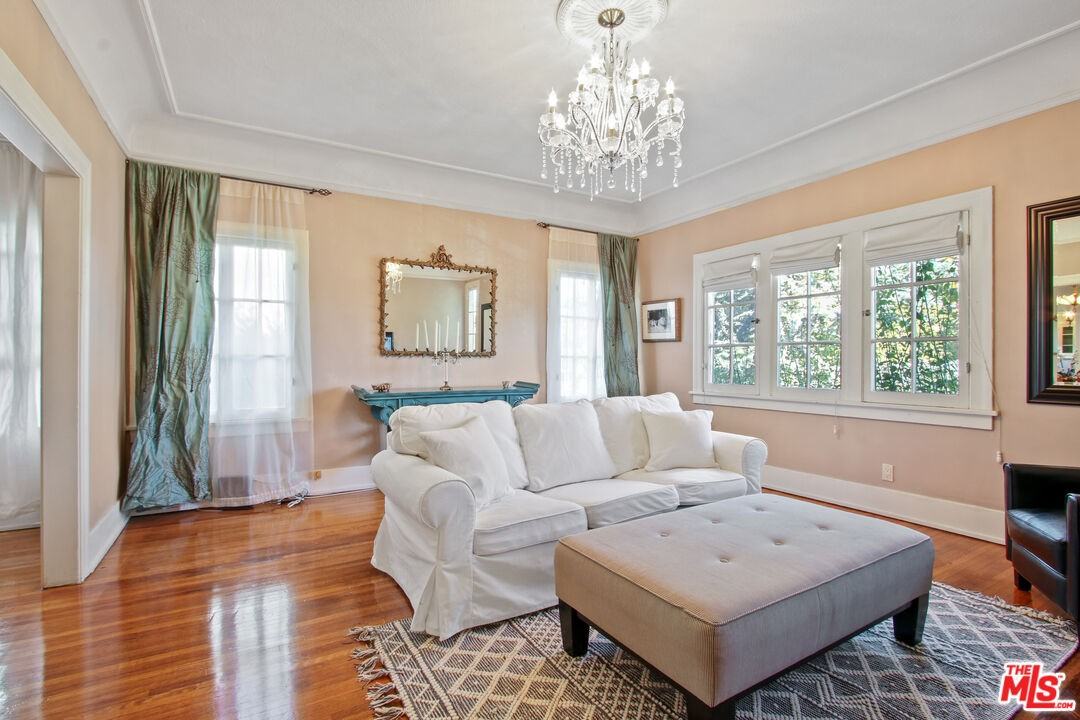 N Plymouth Blvd #617619-1-2 - Photo 2 of 12