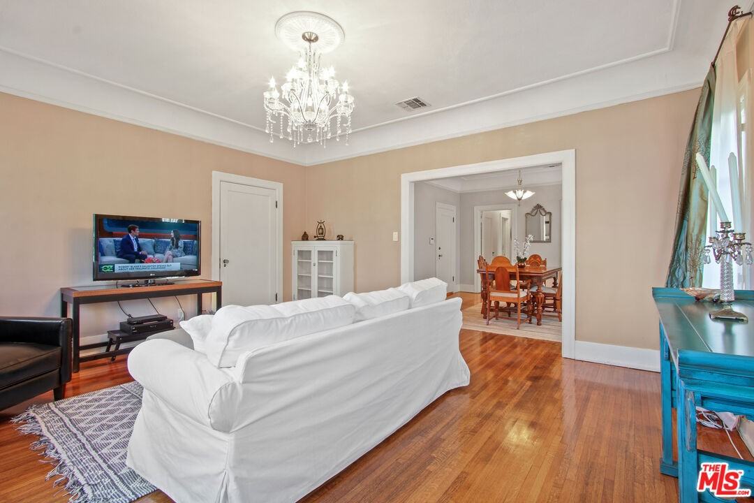 N Plymouth Blvd #617619-1-2 - Photo 4 of 12