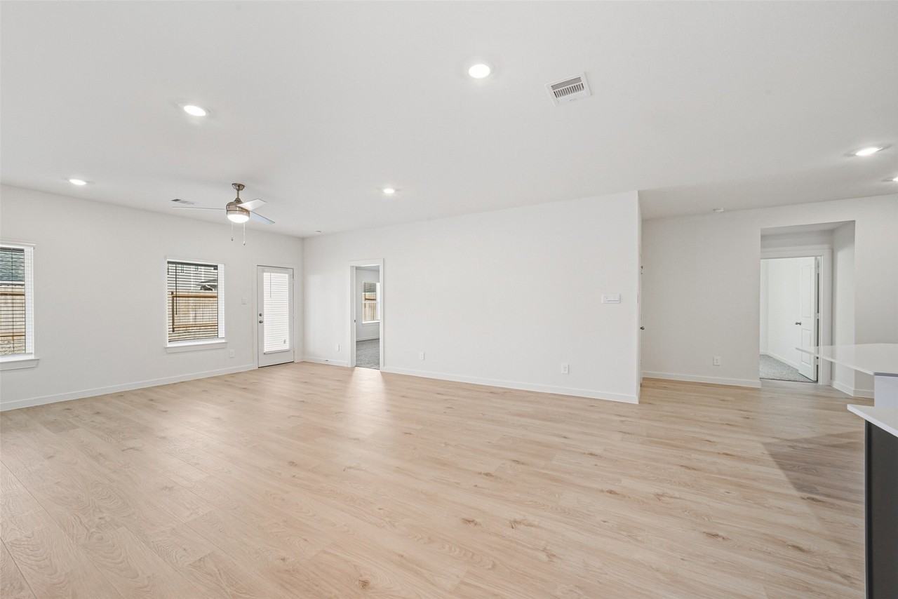 4322 Camden Lakes St #4322 - Photo 4 of 28