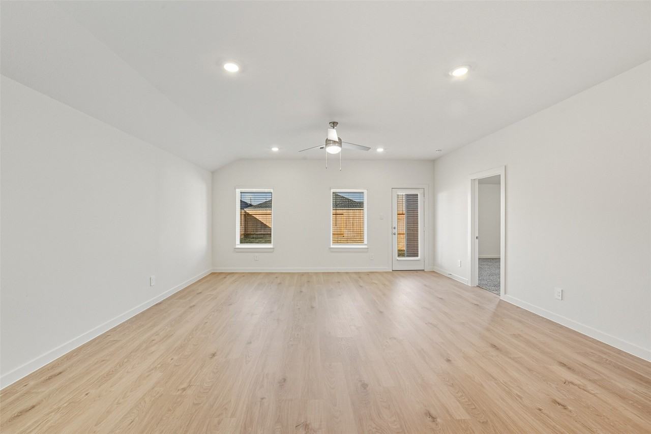 4322 Camden Lakes St #4322 - Photo 6 of 28