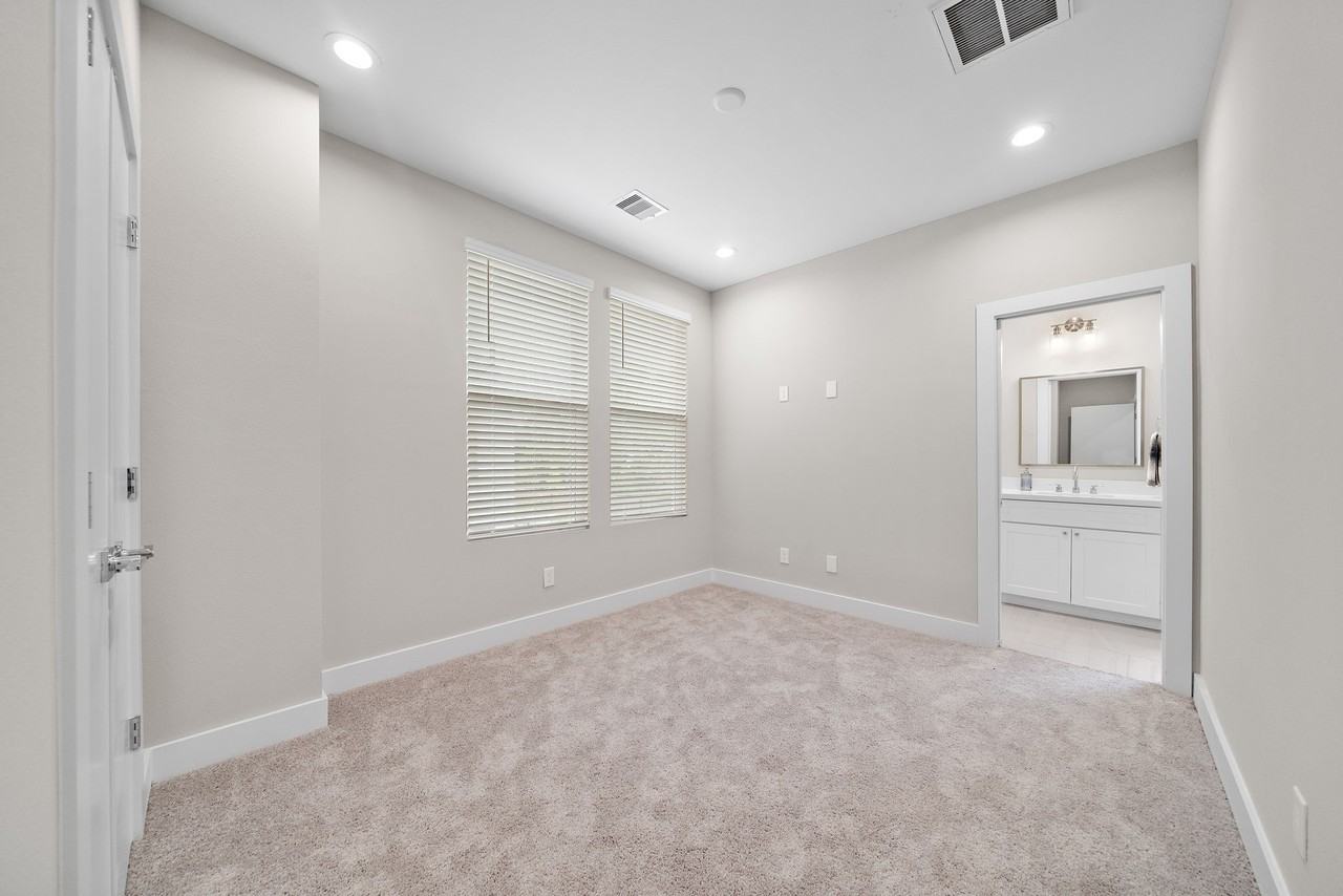 7520 Sandle St #7520 - Photo 3 of 26