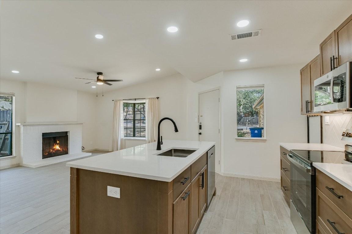 8415 Fathom Cir #8415B - Photo 6 of 17