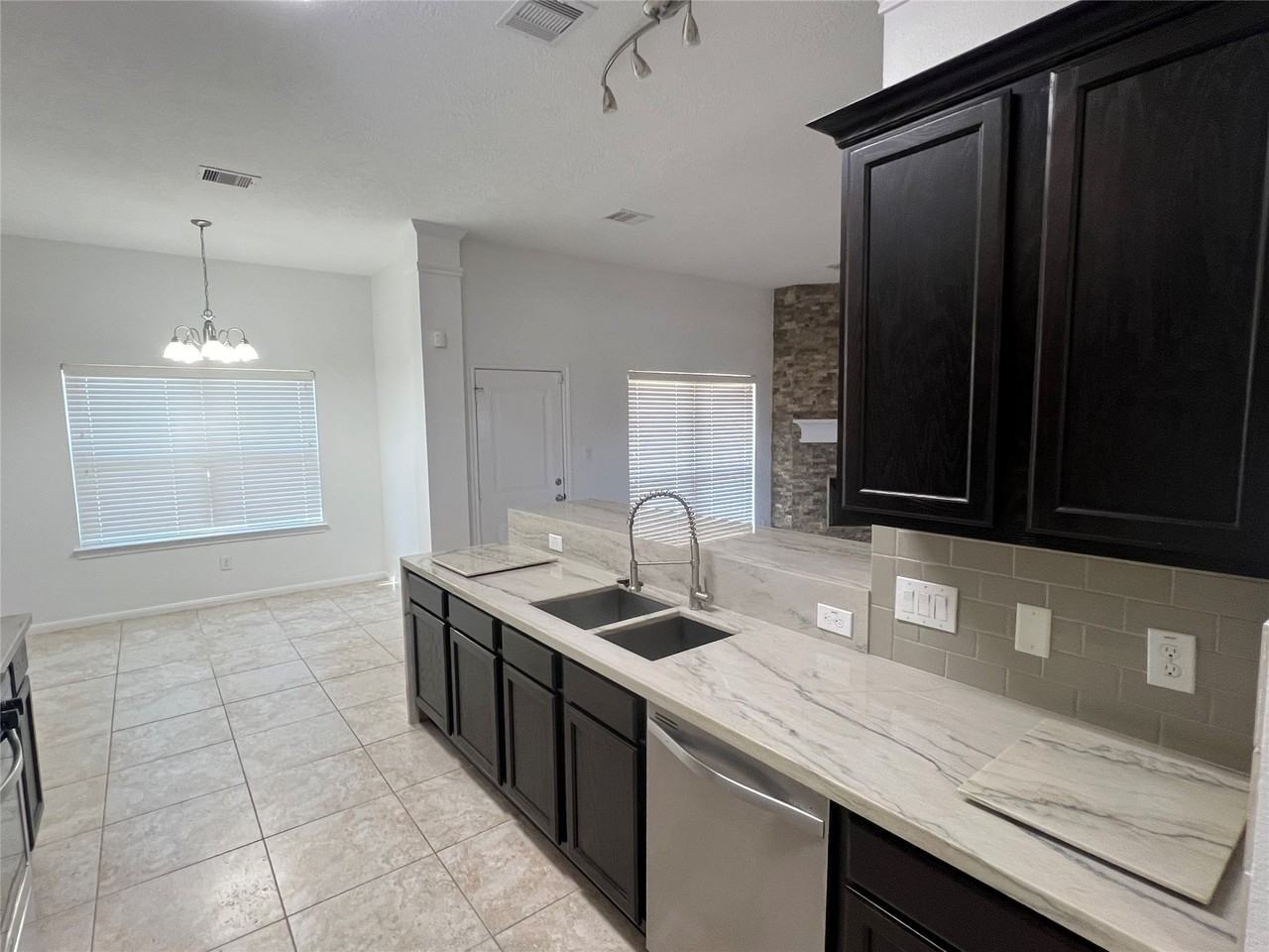 99 Fordland Estate Dr #99 - Photo 5 of 17